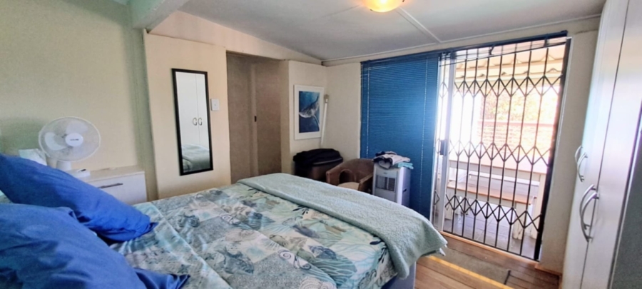 4 Bedroom Property for Sale in Perlemoenbaai Western Cape